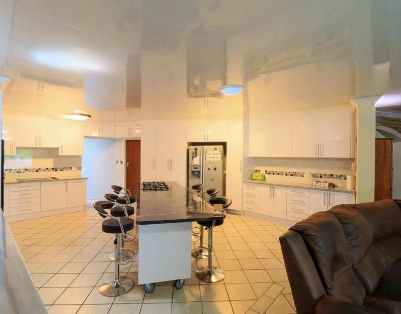 4 Bedroom Property for Sale in Langenhovenpark Free State